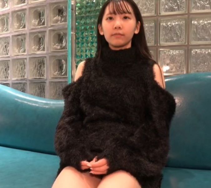 长发飘飘学生制服清纯小妹 满背纹身视觉反差 扎起双马尾吸吮大屌